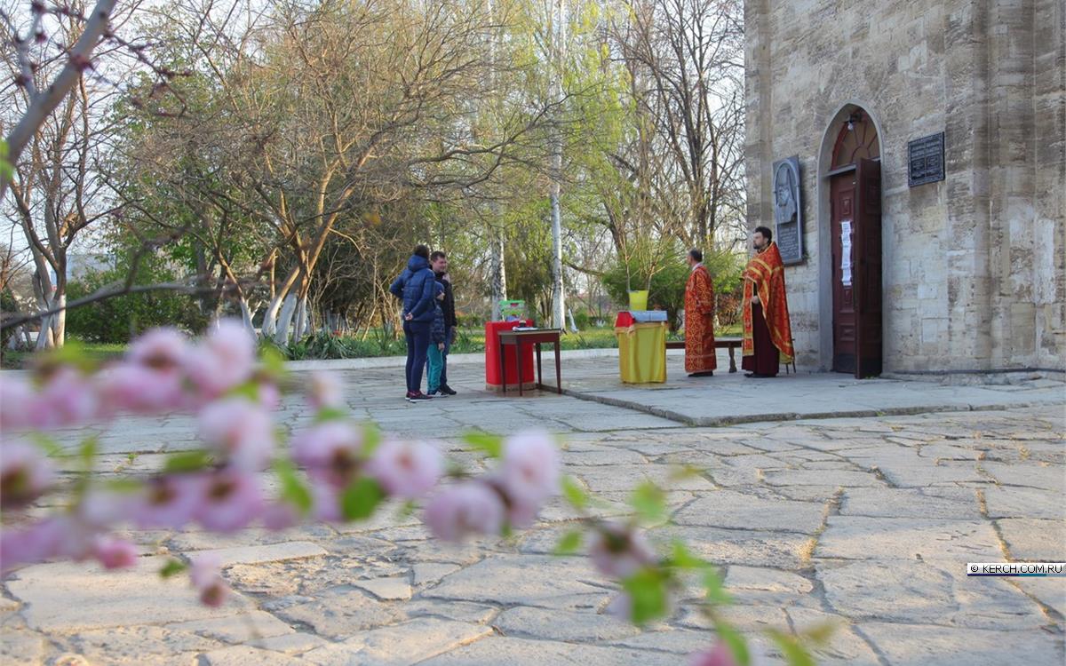 Пасха в режиме самоизоляции в Керчи | 19.04.2020 | Керчь - БезФормата